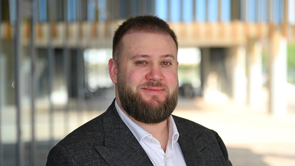 Philipp Scheler ist bei Ecoro zuständig für Marketing und Vertrieb. Philipp Scheler ist bei Ecoro zuständig für Marketing und Vertrieb.