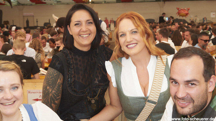 Die Partybilder vom Samstag, 9. August, aus dem Festzelt Lechner. Die Partybilder vom Samstag, 9. August, aus dem Festzelt Lechner.