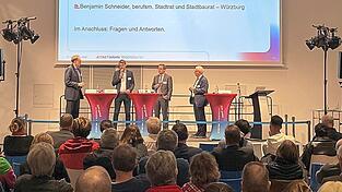 Martin Haag (v.l.), Thomas Wuttke, Benjamin Schneider mit Moderator Christoph Ewen. Martin Haag (v.l.), Thomas Wuttke, Benjamin Schneider mit Moderator Christoph Ewen.