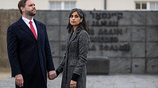 US-Vizepräsident Vance und seine Frau besuchen das KZ Dachau.