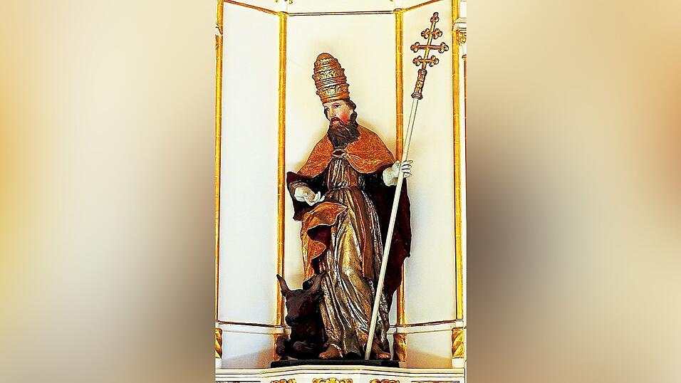 St. Silvester, wie er in der Wallfahrtskirche Maria Rast abgebildet ist: als Papst mit dem Attribut Stier. St. Silvester, wie er in der Wallfahrtskirche Maria Rast abgebildet ist: als Papst mit dem Attribut Stier.
