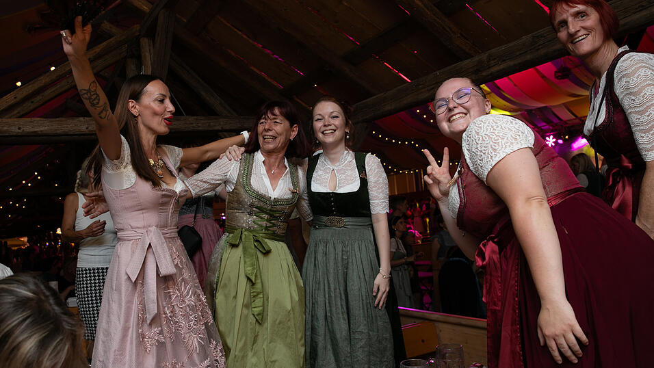 Die Partybilder vom Mittwoch, 13. August, aus dem Festzelt Reisinger. Die Partybilder vom Mittwoch, 13. August, aus dem Festzelt Reisinger.