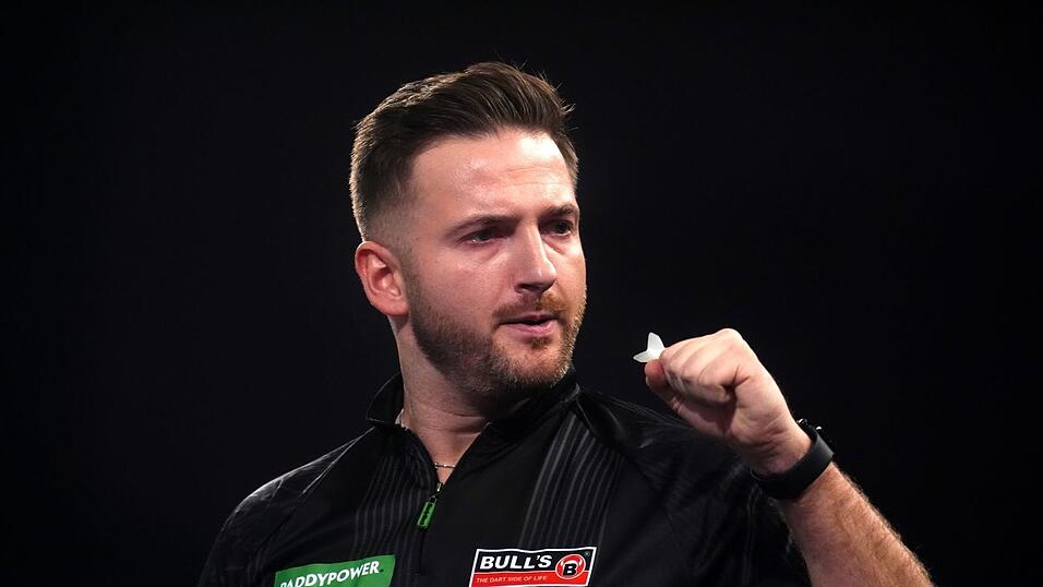 Merk bejubelt den Gewinn des ersten Satzes.