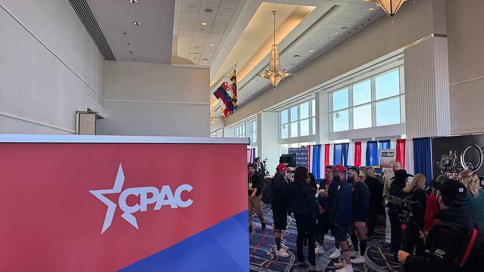 Die Konferenz findet in einem riesigen Veranstaltungskomplex nahe der US-Hauptstadt Washington statt. Die Konferenz findet in einem riesigen Veranstaltungskomplex nahe der US-Hauptstadt Washington statt.