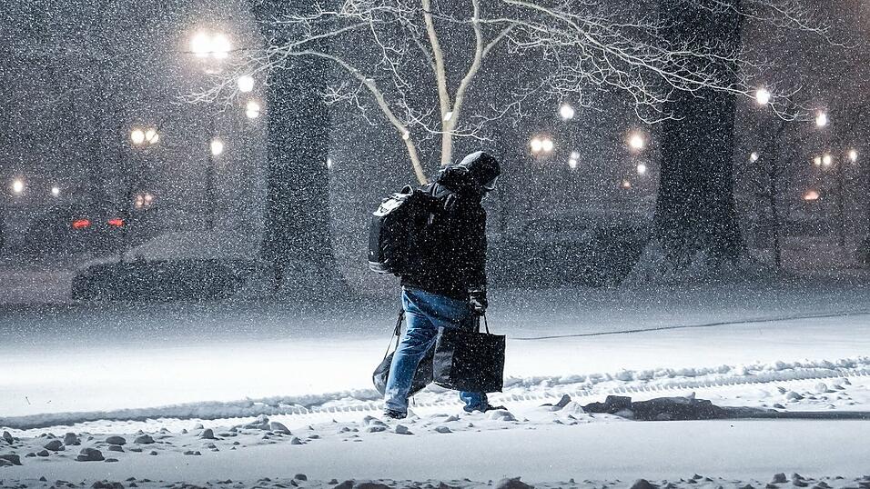 Die Beh&ouml;rden warnen seit Tagen vor einem der schwersten Winterst&uuml;rme der letzten Jahre.