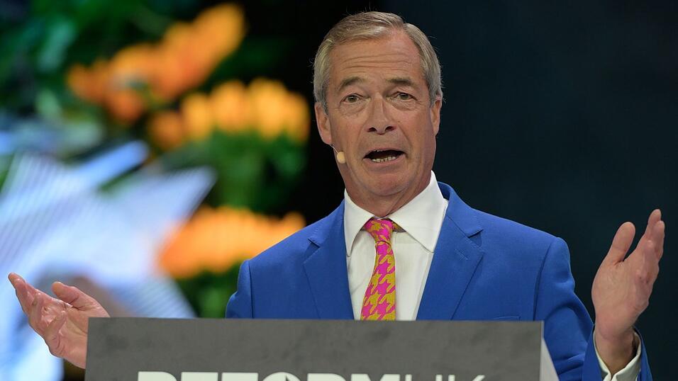 Der Vorsitzende von Reform UK, Nigel Farage, soll den Ermittlern zufolge auch ein m&ouml;gliches Anschlagsziel gewesen sein. (Archivbild)