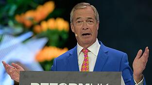 Der Vorsitzende von Reform UK, Nigel Farage, soll den Ermittlern zufolge auch ein mögliches Anschlagsziel gewesen sein. (Archivbild) Der Vorsitzende von Reform UK, Nigel Farage, soll den Ermittlern zufolge auch ein mögliches Anschlagsziel gewesen sein. (Archivbild)