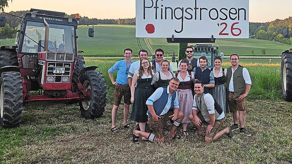 Julia Wagner (2.v.r.) und ihre Mädels beim Besuch einer Station des Pfingstrosensammelns. Julia Wagner (2.v.r.) und ihre Mädels beim Besuch einer Station des Pfingstrosensammelns.