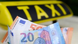 Der Fahrgast wollte kein Geld rausrücken und wurde auch noch aggressiv. (Symbolbild)
