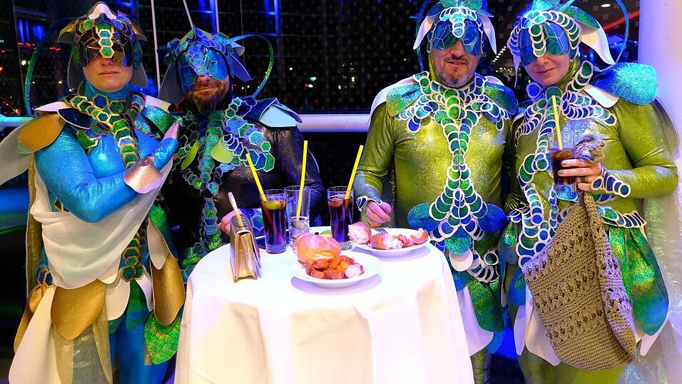 Der Künstlerball bot ein großes Showprogramm. Der Künstlerball bot ein großes Showprogramm.