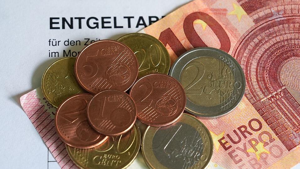 Derzeit liegt der gesetzliche Mindestlohn bei 13,90 Euro. (Symbolbild) Derzeit liegt der gesetzliche Mindestlohn bei 13,90 Euro. (Symbolbild)