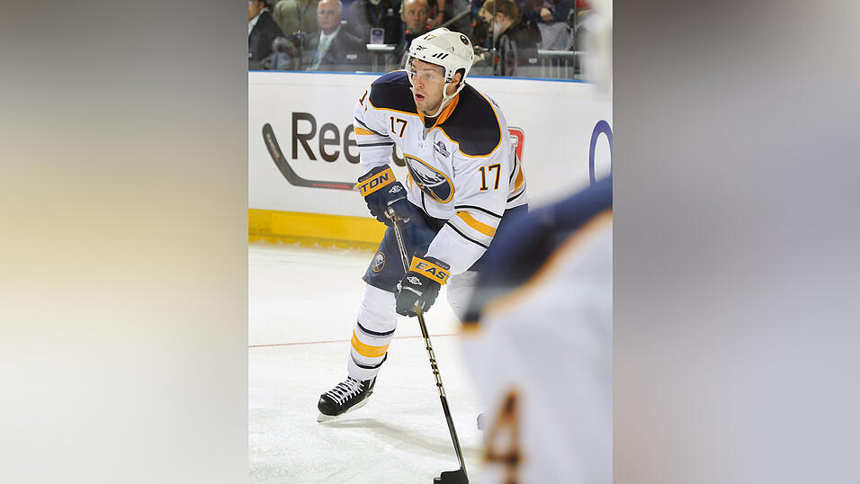 Als Spieler verfügt Marc-André Gragnani über jede Menge Erfahrung und spielte unter anderem beim NHL-Klub Buffalo Sabres. Die Position des Assistant Coaches bei den Straubing Tigers ist seine erste Trainerstation in Europa.