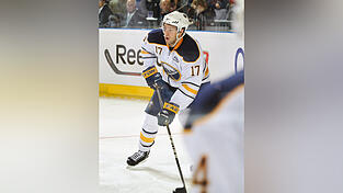 Als Spieler verfügt Marc-André Gragnani über jede Menge Erfahrung und spielte unter anderem beim NHL-Klub Buffalo Sabres. Die Position des Assistant Coaches bei den Straubing Tigers ist seine erste Trainerstation in Europa.
