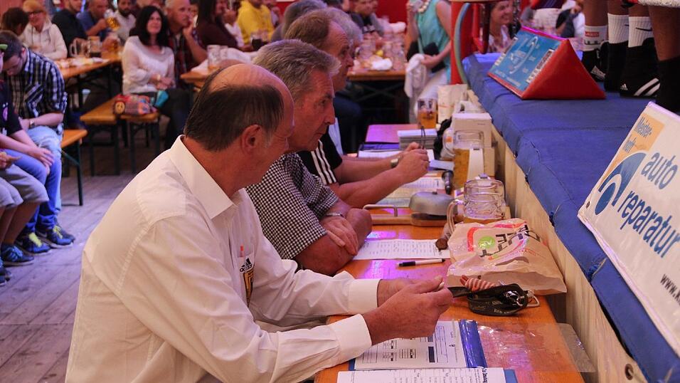 Im Lechner-Festzelt hie&szlig; es am Sonntag wieder 'Let&acute;s get ready to rumble'.