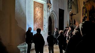 Etwa 150 Besucher wollten den Vorabend von Allerheiligen auf ungewöche Weise erleben. Etwa 150 Besucher wollten den Vorabend von Allerheiligen auf ungewöche Weise erleben.