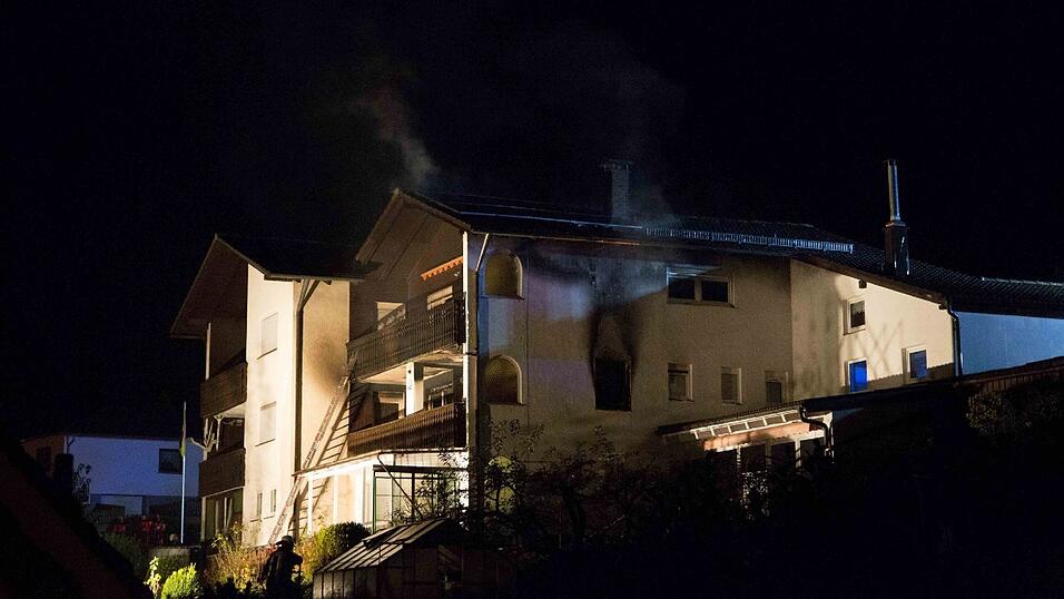 Bei einem Brand in Moosthenning im Landkreis Dingolfing-Landau wurde eine 91-J&auml;hrige lebensgef&auml;hrlich verletzt.