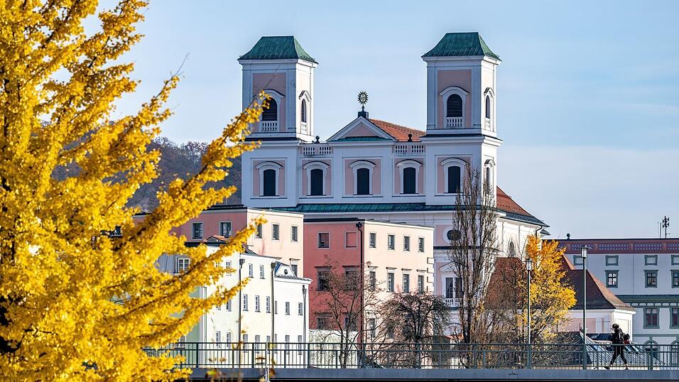 Der Herbst zeigt sich in Bayern in den kommenden Tagen von seiner milden Seite. Der Herbst zeigt sich in Bayern in den kommenden Tagen von seiner milden Seite.