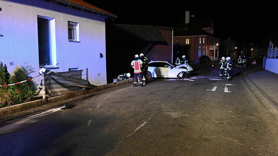 Die Polizei stellte beim Autofahrer deutliche Alkoholisierung fest. Die Polizei stellte beim Autofahrer deutliche Alkoholisierung fest.