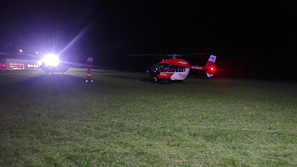 Bei einem Brand im Seniorenheim in Strahlfeld wurden neun Bewohner und ein Feuerwehrler verletzt. 