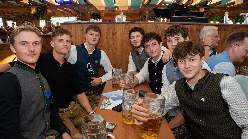 Die Partybilder vom Donnerstag, 13. August, aus dem Festzelt Wenisch. Die Partybilder vom Donnerstag, 13. August, aus dem Festzelt Wenisch.