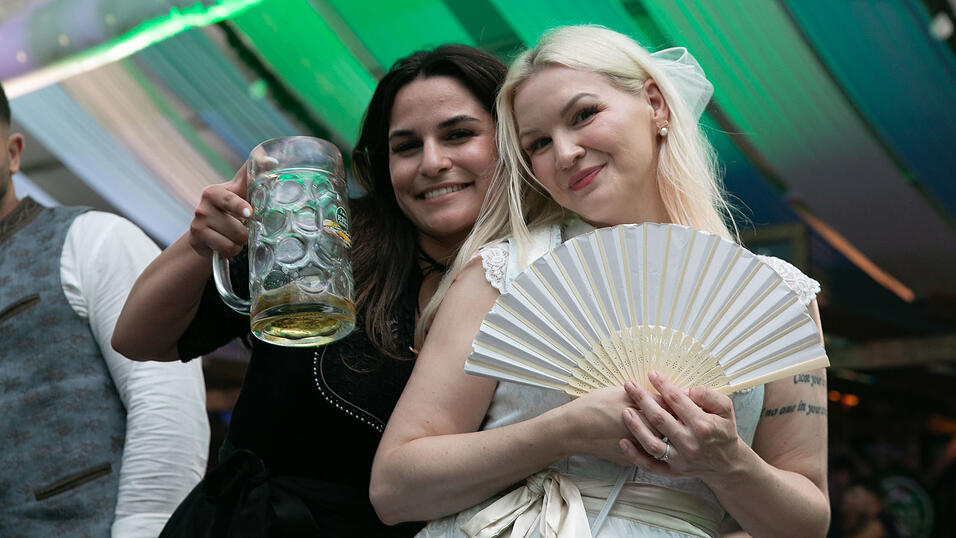 Die Partybilder vom Freitag, 15. August, aus dem Festzelt Wenisch. Die Partybilder vom Freitag, 15. August, aus dem Festzelt Wenisch.
