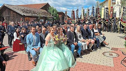 Ehreng&auml;ste beim Festgottesdienst