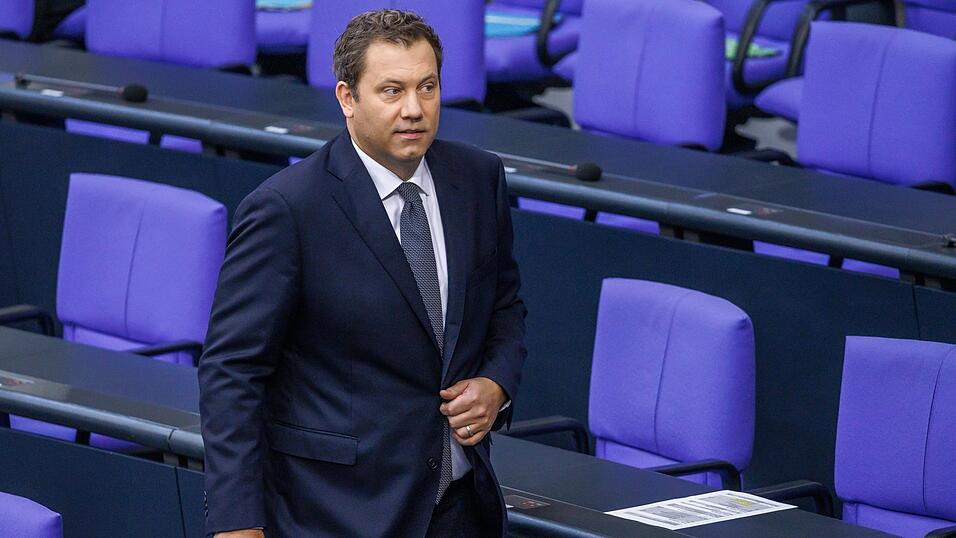 Die Äußerungen Lars Klingbeils reichen weit über gewöhnliche Haushaltsberatungen hinaus. Die Äußerungen Lars Klingbeils reichen weit über gewöhnliche Haushaltsberatungen hinaus.