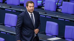 Die Äußerungen Lars Klingbeils reichen weit über gewöhnliche Haushaltsberatungen hinaus. Die Äußerungen Lars Klingbeils reichen weit über gewöhnliche Haushaltsberatungen hinaus.