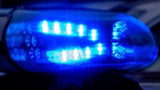 Die Polizei fand auf dem Grundst&uuml;ck diverse Waffen und gef&auml;hrliche Gegenst&auml;nde. (Symbolbild)