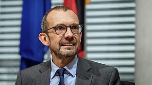 Der CDU-Politiker Thomas Röwekamp ist Vorsitzender des Verteidigungsausschusses. Der CDU-Politiker Thomas Röwekamp ist Vorsitzender des Verteidigungsausschusses.