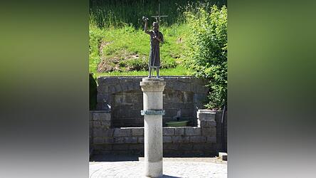 Dis Figur des Heiligen Johannes soll versetzt werden.