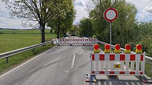 Wegen Arbeiten an der Vils-Br&uuml;cker beim S&auml;gewerk Steiner ist die LA3 noch bis min. 18. Mai gesperrt.
