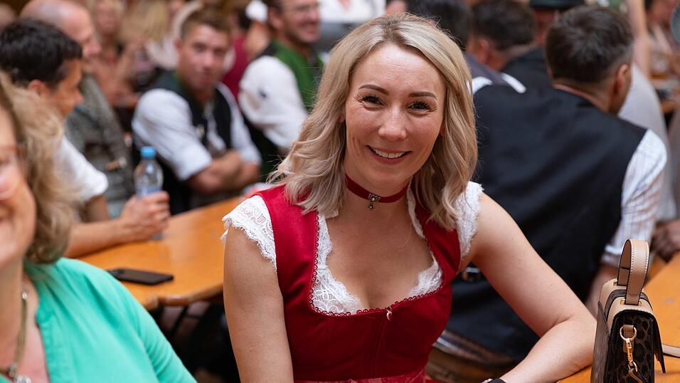 Die Partybilder vom Sonntag, 9. August, aus dem Festzelt Greindl. Die Partybilder vom Sonntag, 9. August, aus dem Festzelt Greindl.