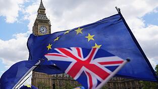 Die Handelsbeziehungen zwischen Gro&szlig;britannien und der EU haben sich durch den Brexit deutlich erschwert. (Archivbild)