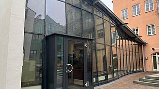 Hier soll schon bald ein japanisches Restaurant einziehen. Die Bar &bdquo;One/Ninetyfour&ldquo;, die sich hier vorher befand, strich die Segel, weil es st&auml;ndig &Auml;rger mit Anwohnern gab.