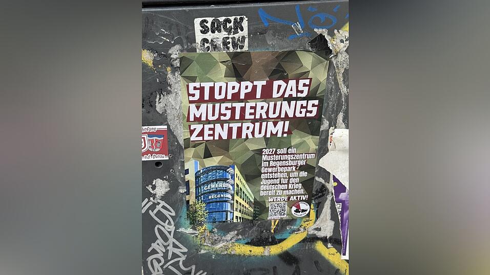 Plakate wie dieses hängen seit Wochen in der Stadt. Plakate wie dieses hängen seit Wochen in der Stadt.