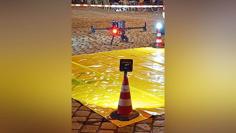 Das Dach wurde mit einer Drohne und Wärmebildkameras abgesucht. 
