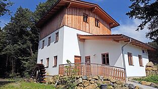 Das Mühlenmuseum Haibach. Was hier „wandert“, und zwar immer schön im Kreis herum, ist das Mühlrad...