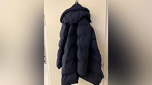 Ein dunkelblauer Mantel kann leicht zu Verwechslungen f&uuml;hren.