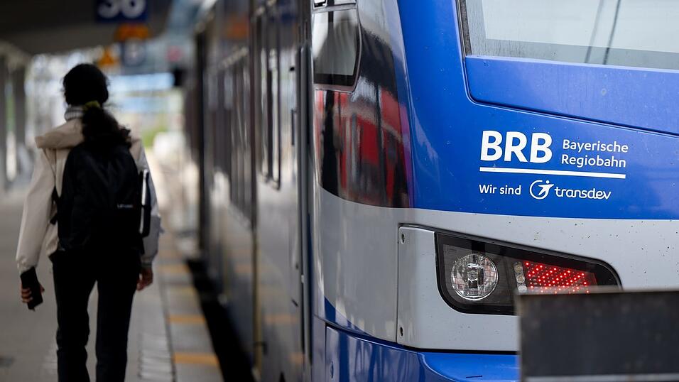Die Züge der Bayerischen Regiobahn können derzeit nicht auf der kompletten Strecke fahren. (Symbolbild) Die Züge der Bayerischen Regiobahn können derzeit nicht auf der kompletten Strecke fahren. (Symbolbild)