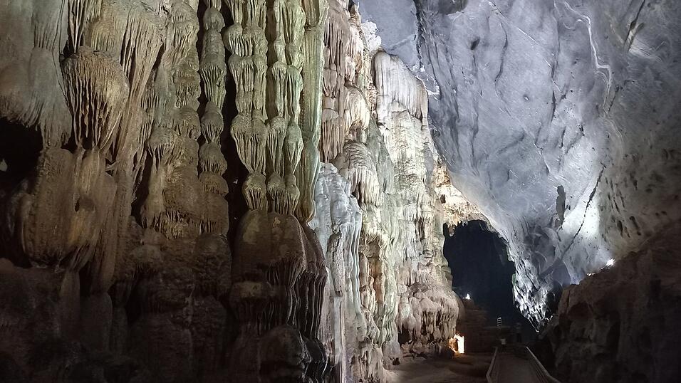 Bilder von der Tour zur Sơn-Đoòng-Höhle.