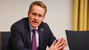 Angesichts der aktuellen Bedrohungslage sollten die Kompetenzen von Bund und Ländern noch stärker gebündelt werden, sagt Schleswig-Holsteins Ministerpräsident Daniel Günther (CDU). (Archivbild) Angesichts der aktuellen Bedrohungslage sollten die Kompetenzen von Bund und Ländern noch stärker gebündelt werden, sagt Schleswig-Holsteins Ministerpräsident Daniel Günther (CDU). (Archivbild)