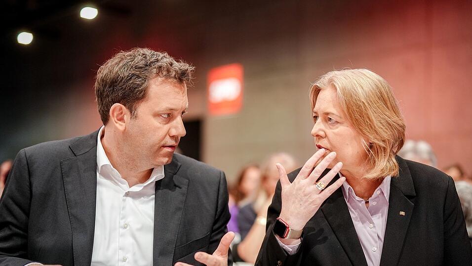 Die SPD pocht in der Koalition auf dem Erhalt sozialer Standards - hier die Parteichefs Bärbel Bas und Lars Klingbeil (Foto: Archiv).