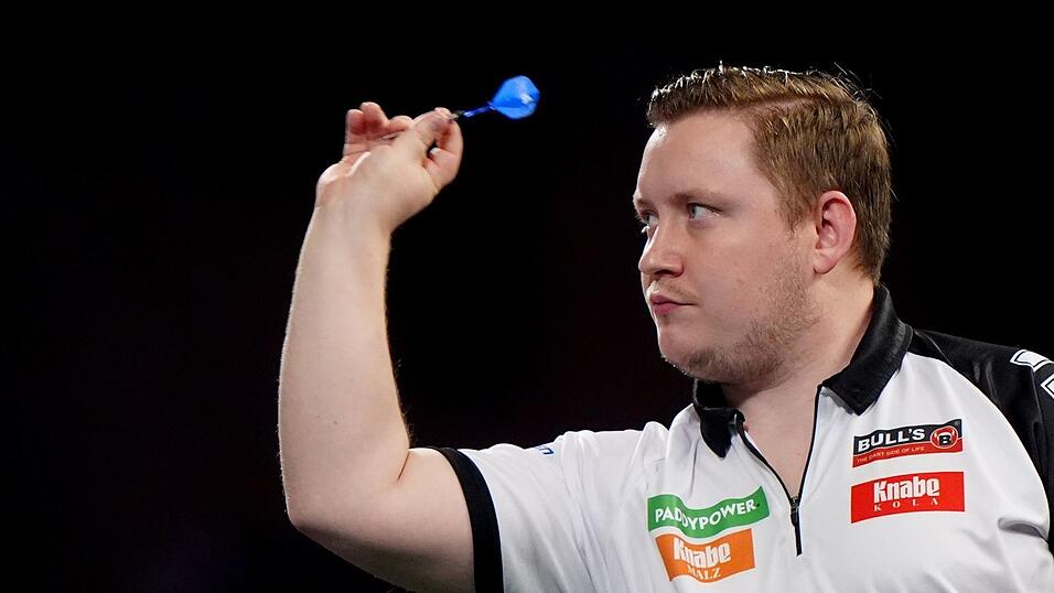 Souverän zum Start: Deutschlands bester Darts-Profi Martin Schindler gewinnt Runde eins bei der WM. Souverän zum Start: Deutschlands bester Darts-Profi Martin Schindler gewinnt Runde eins bei der WM.