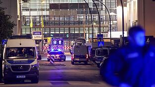 Der Einsatzort wurde weiträumig abgesperrt. Der Einsatzort wurde weiträumig abgesperrt.