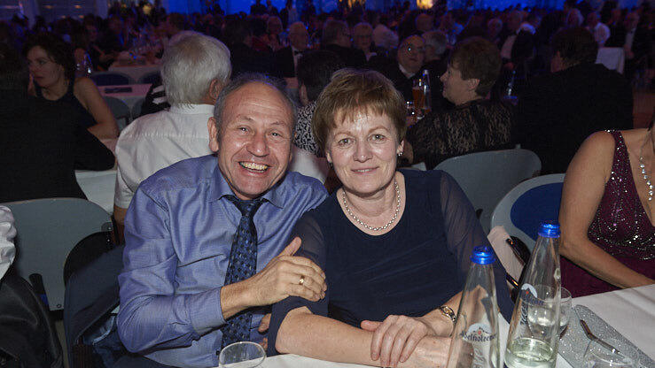 Die Metzgerzunft hat am Samstagabend in die Joseph-von-Fraunhofer-Halle eingeladen. Die Metzgerzunft hat am Samstagabend in die Joseph-von-Fraunhofer-Halle eingeladen.