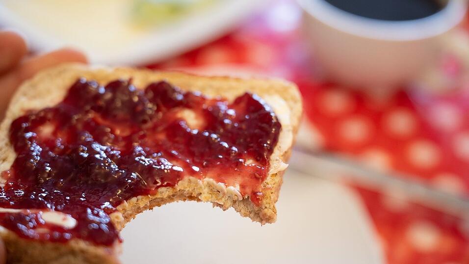 Mit der nun in Kraft getretenen Verordnung ist die Wortklauberei um «Konfitüre» und «Fruchtaufstrich» vom (Frühstücks-)Tisch. (Symbolbild) Mit der nun in Kraft getretenen Verordnung ist die Wortklauberei um «Konfitüre» und «Fruchtaufstrich» vom (Frühstücks-)Tisch. (Symbolbild)