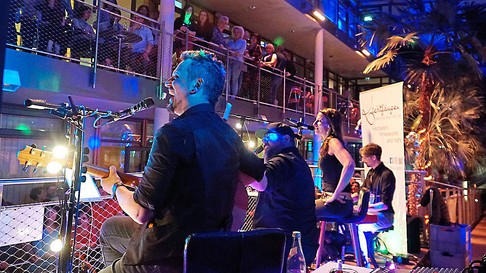 DJ Maxx traf den Nerv der Partygänger in Essenbach DJ Maxx traf den Nerv der Partygänger in Essenbach