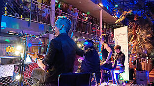 DJ Maxx traf den Nerv der Partygänger in Essenbach DJ Maxx traf den Nerv der Partygänger in Essenbach