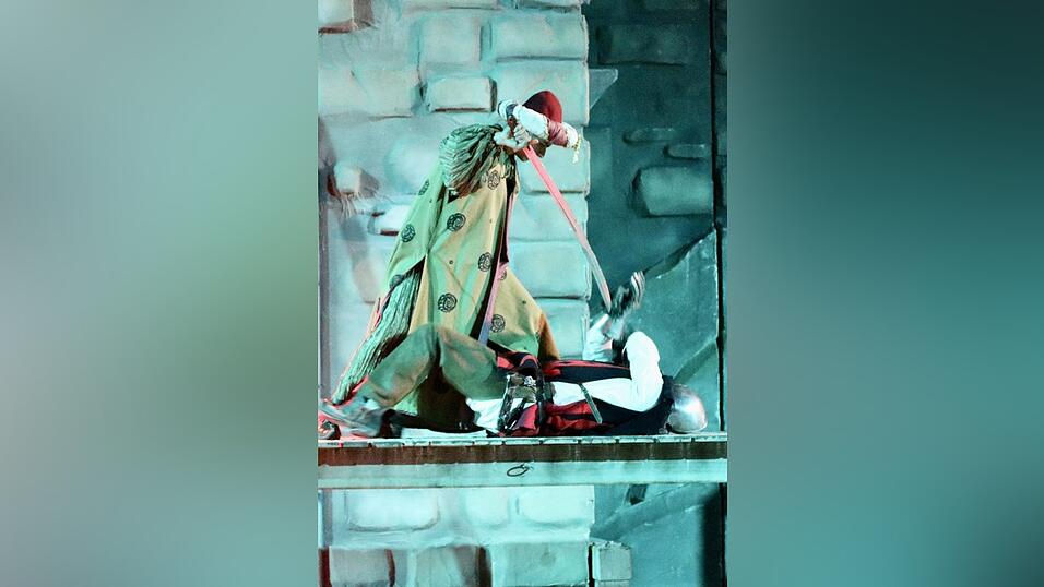 Eindr&uuml;cke von der Gruppe 'blau', die am Freitagabend die Drachenstich-Premiere gespielt hat.